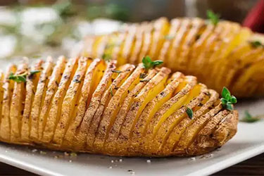 سیب‌زمینی تنوری با زیره و روغن زیتون