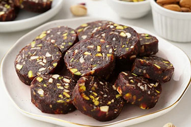 دسر خرما با گردو و دارچین